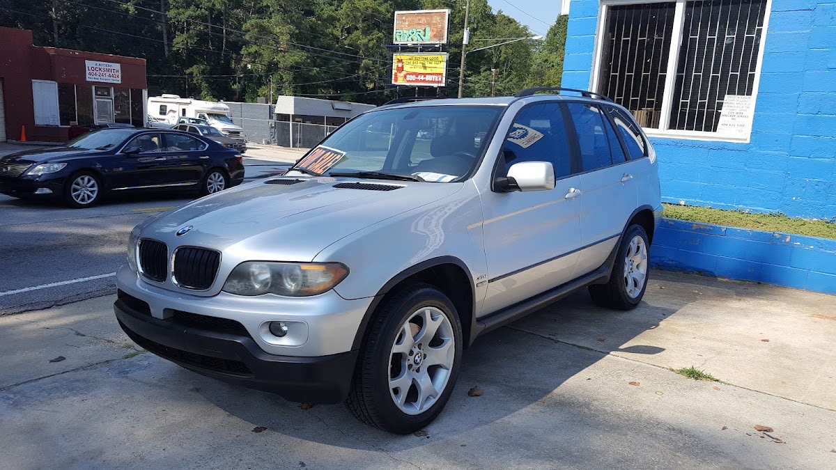 A customer's car parked outside J D Auto Services on Memorial Dr SE in Atlanta